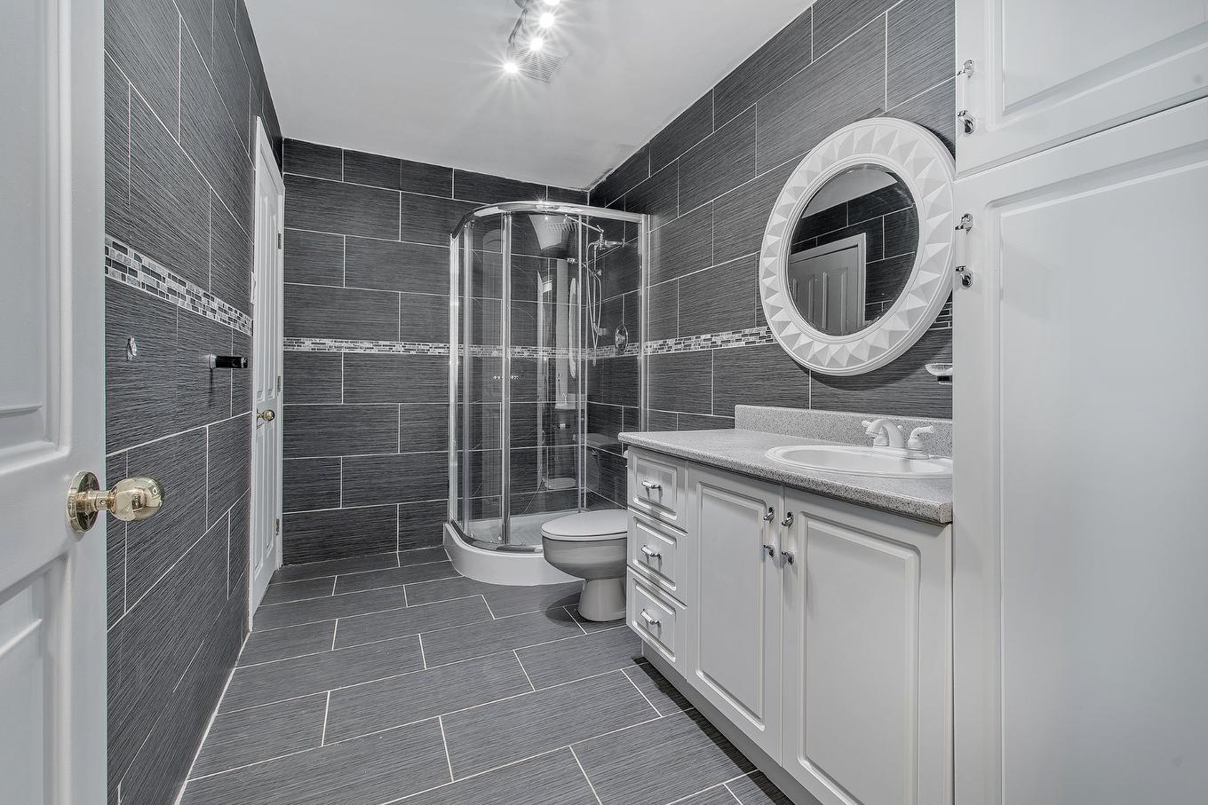Salle de bains - 3171 Rue Dupuis, Sainte-Julienne, QC - Indoor Photo Showing Bathroom