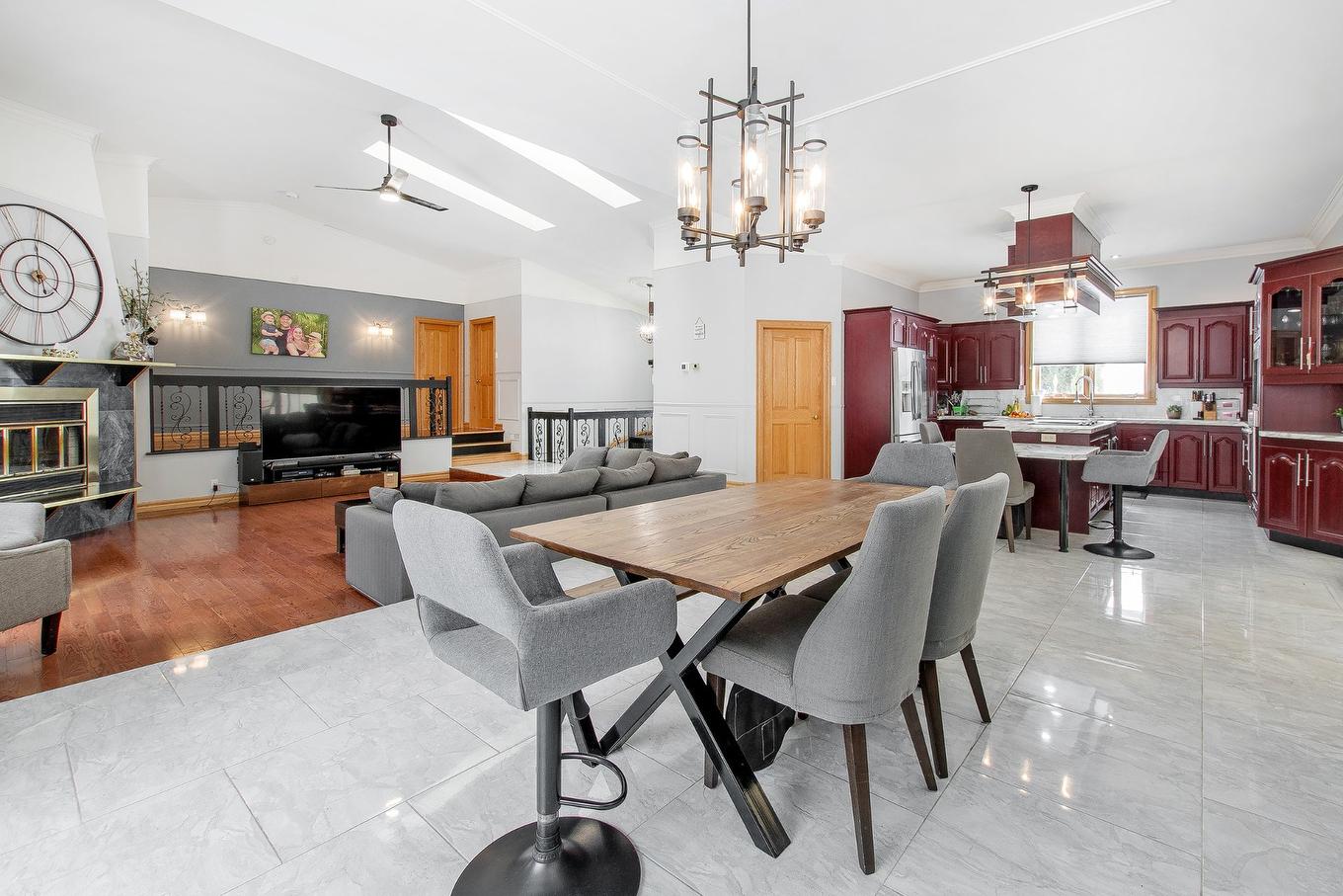 Salle à manger - 3171 Rue Dupuis, Sainte-Julienne, QC - Indoor Photo Showing Dining Room