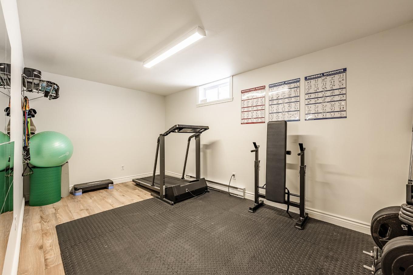 Chambre à coucher - 412 Boul. St-Joseph, Sainte-Julie, QC - Indoor Photo Showing Gym Room