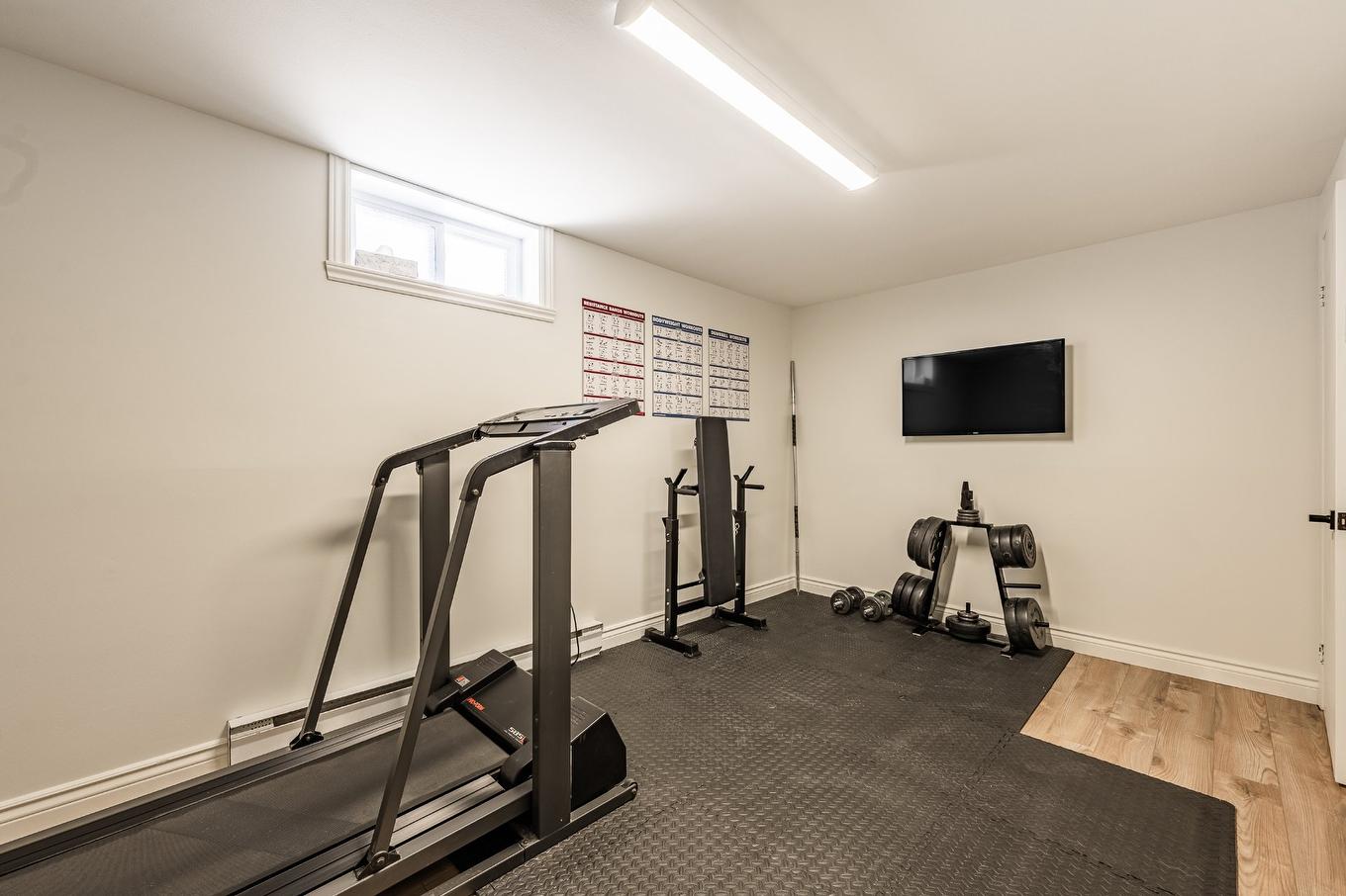 Chambre à coucher - 412 Boul. St-Joseph, Sainte-Julie, QC - Indoor Photo Showing Gym Room