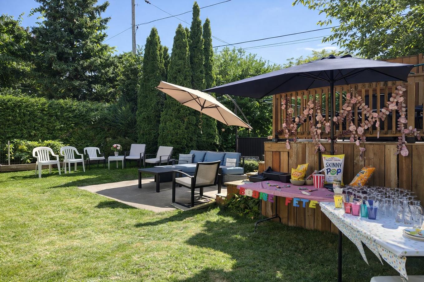 Cour - 412 Boul. St-Joseph, Sainte-Julie, QC - Outdoor With Backyard