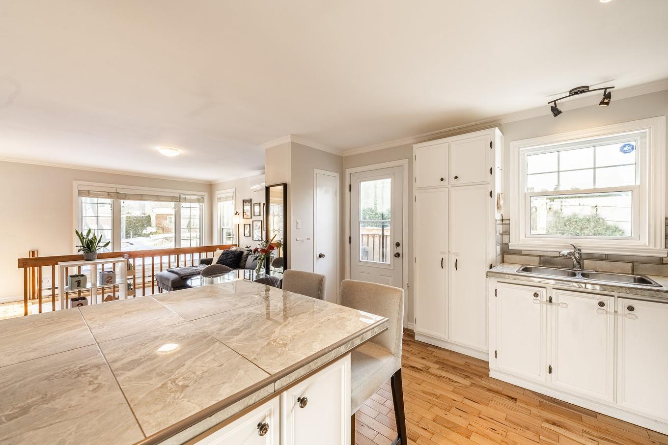 Cuisine - 412 Boul. St-Joseph, Sainte-Julie, QC - Indoor Photo Showing Kitchen