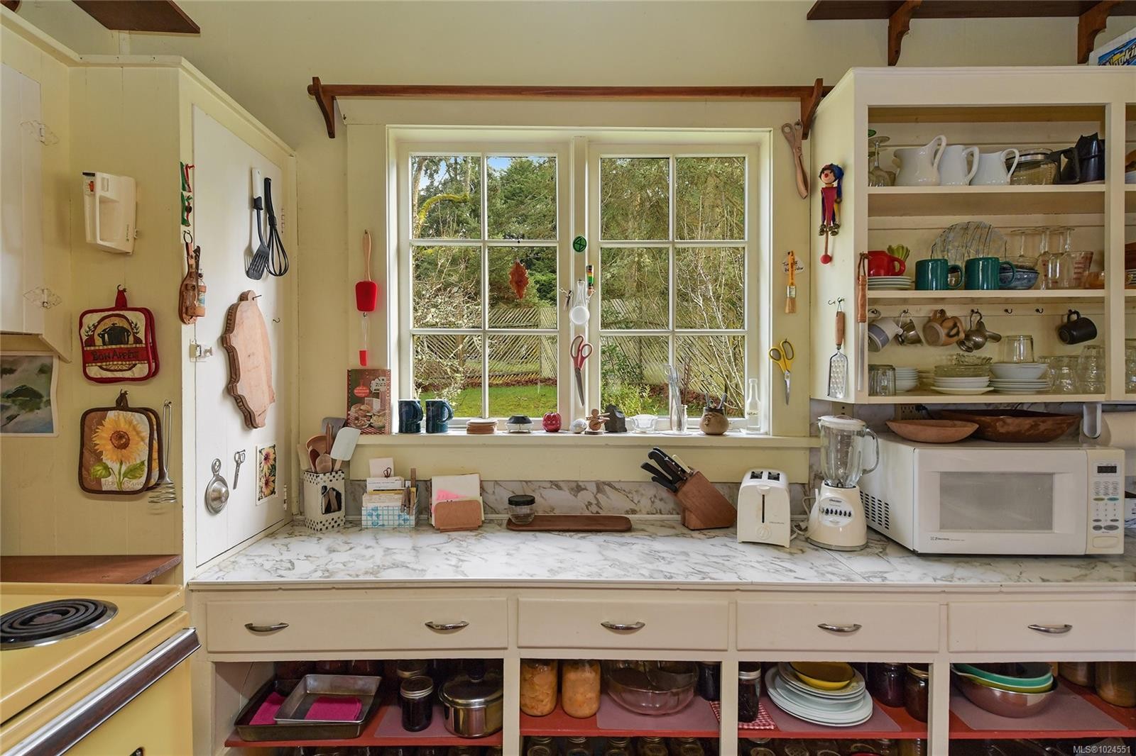 417 Sunset Pl, Mayne Island, BC