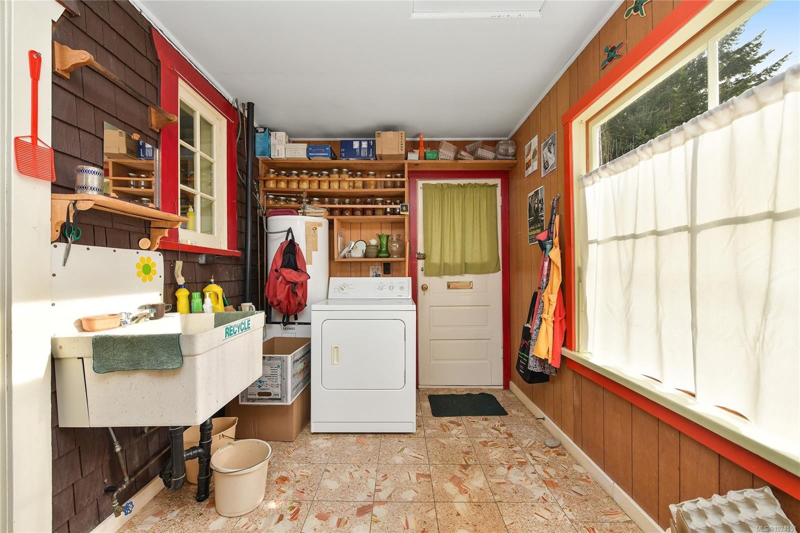 417 Sunset Pl, Mayne Island, BC