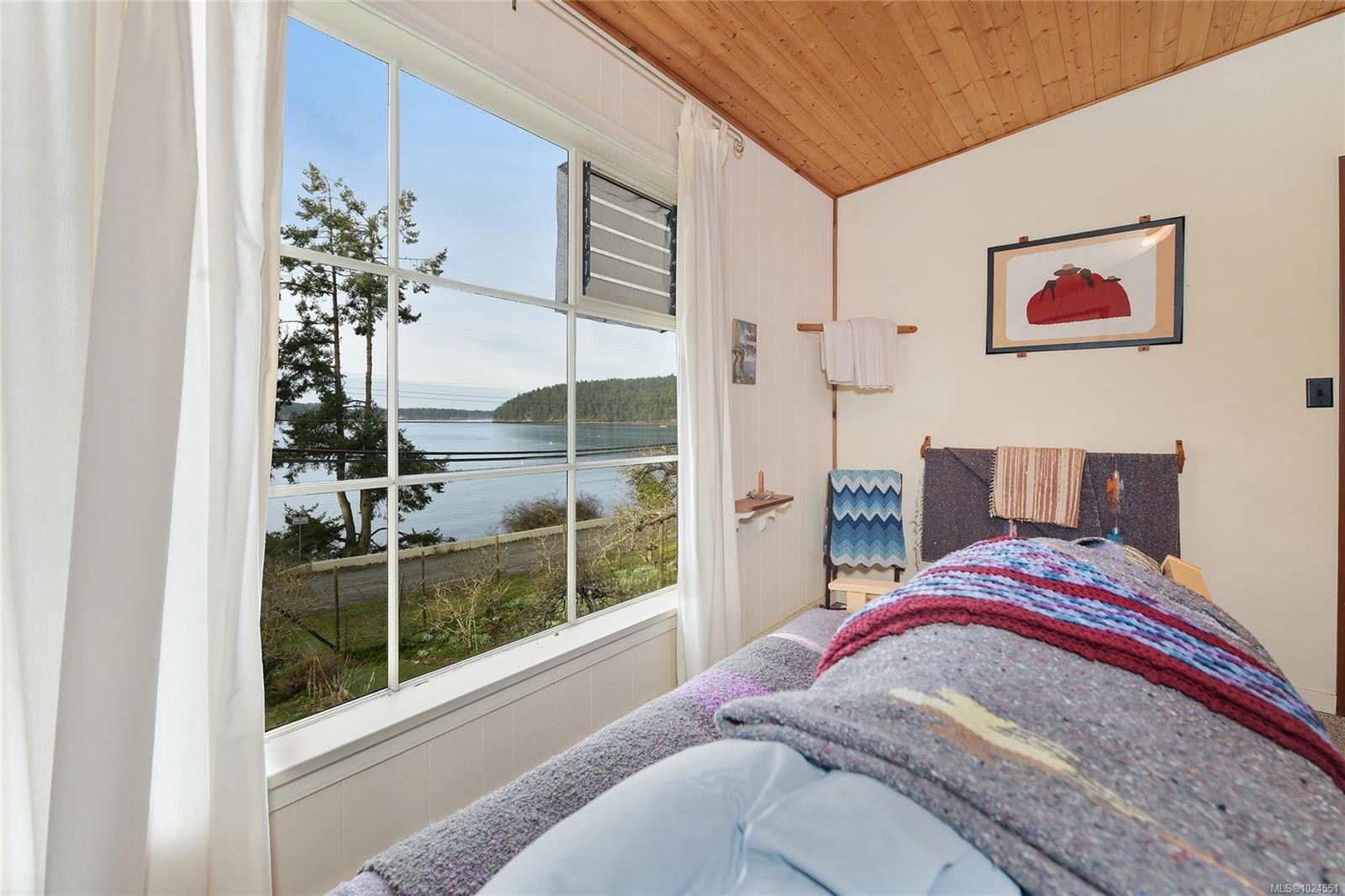 417 Sunset Pl, Mayne Island, BC