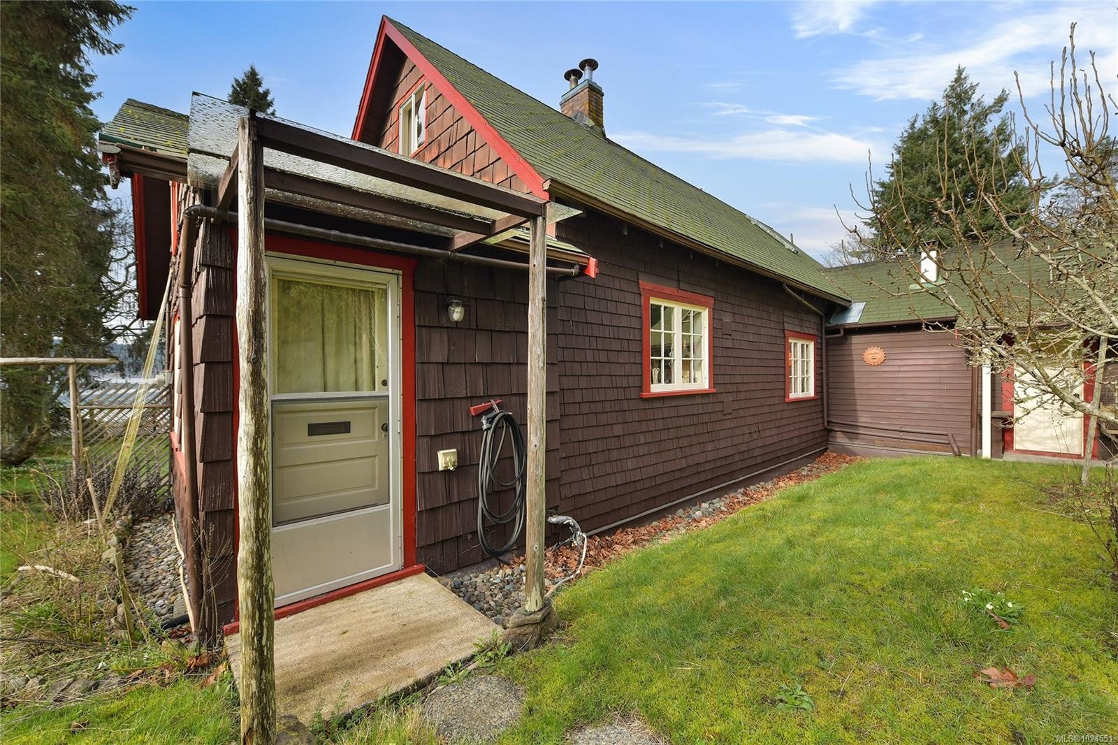 417 Sunset Pl, Mayne Island, BC