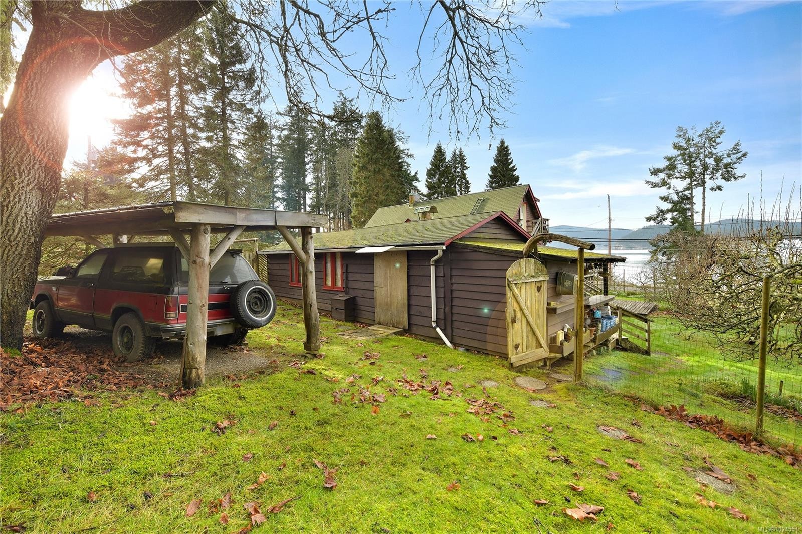 417 Sunset Pl, Mayne Island, BC