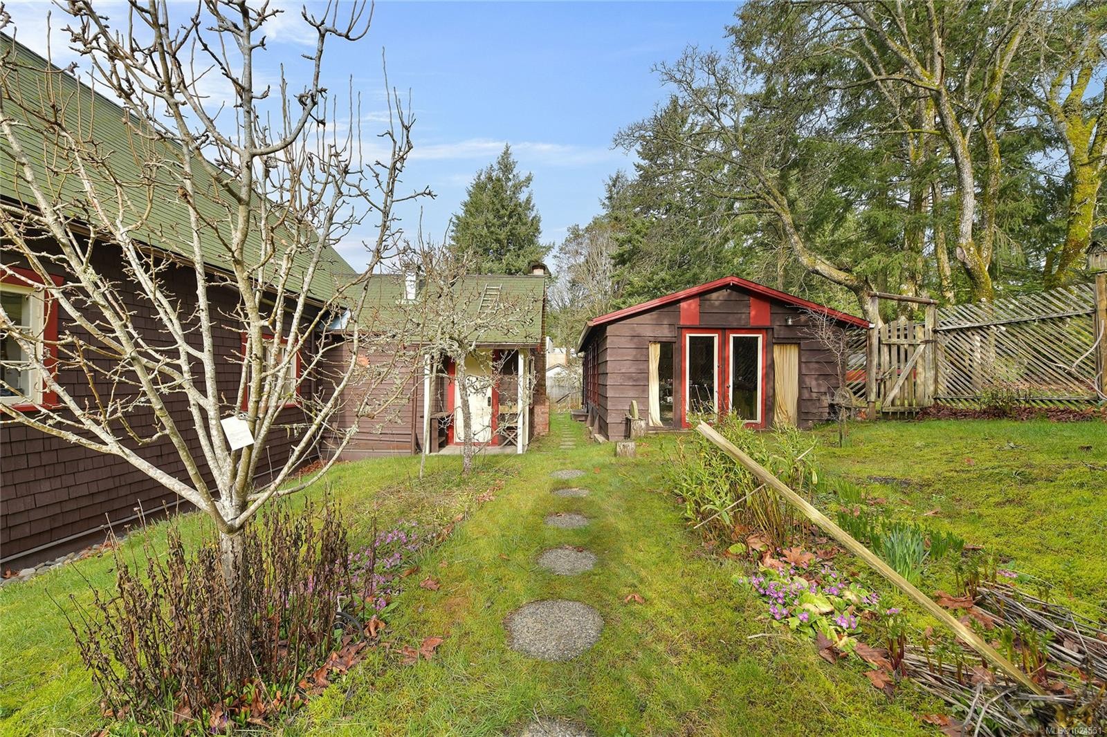 417 Sunset Pl, Mayne Island, BC