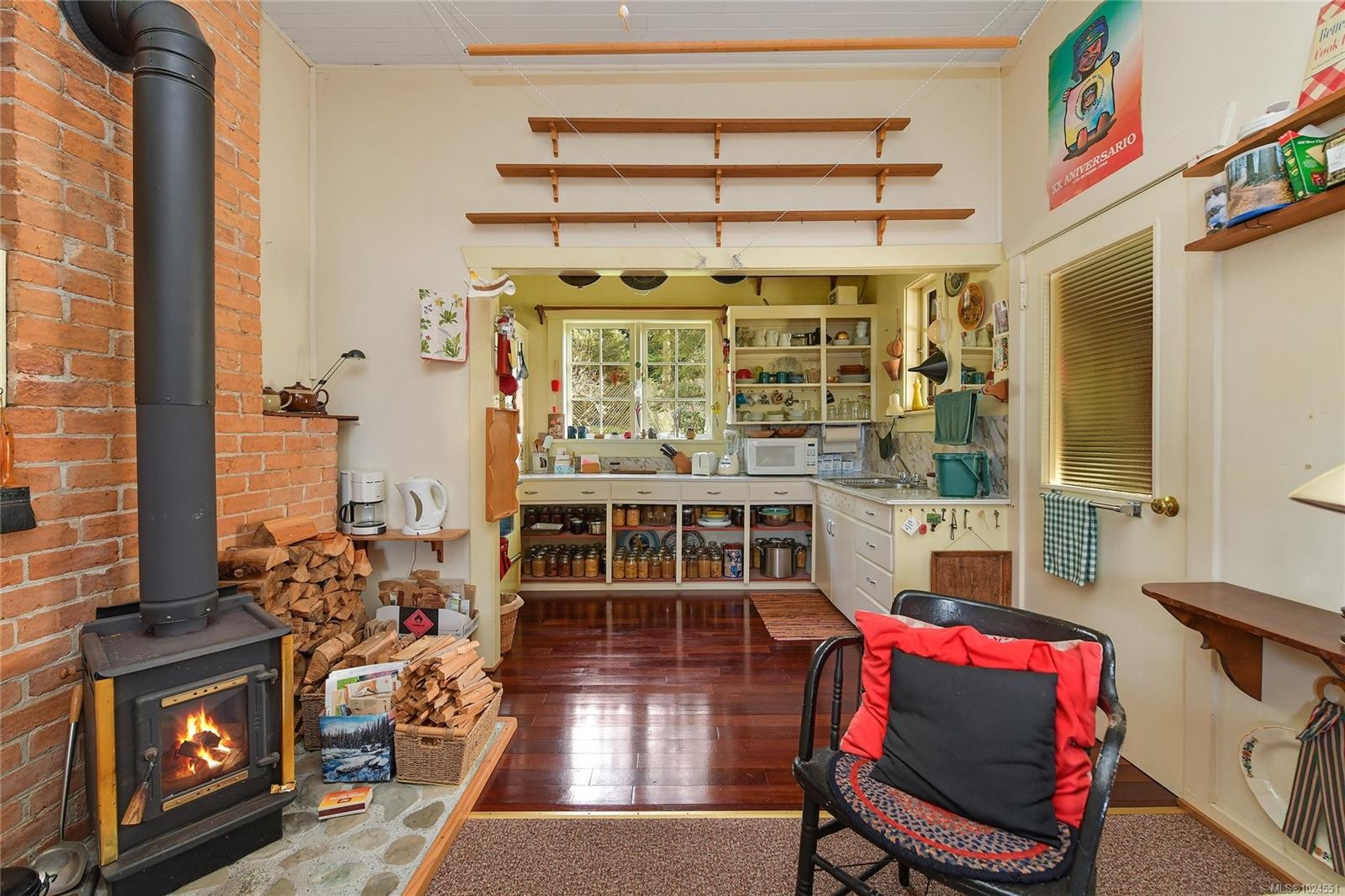 417 Sunset Pl, Mayne Island, BC