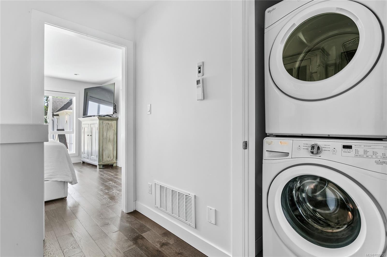 7-1032 Cloverdale Ave, Saanich, BC