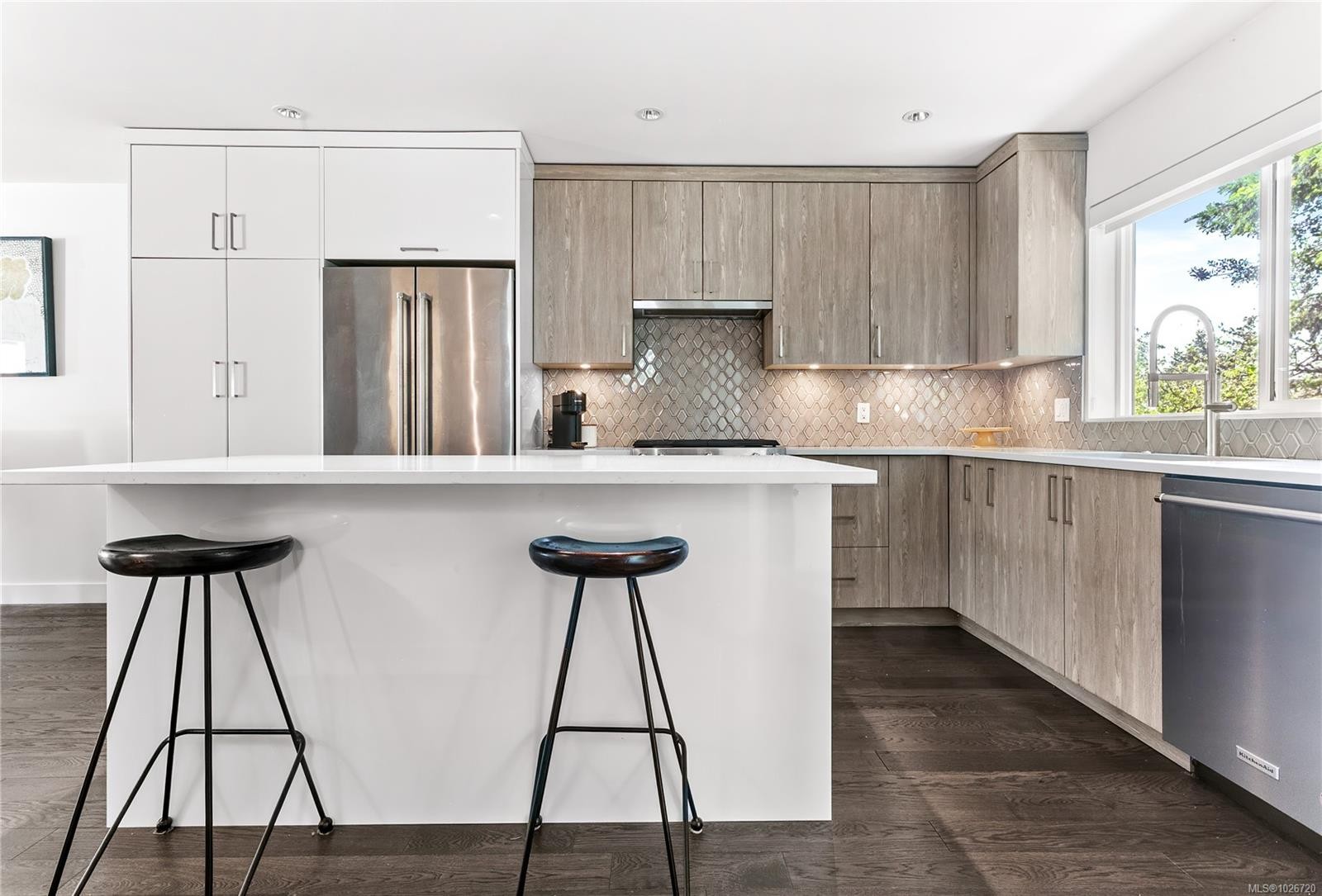 7-1032 Cloverdale Ave, Saanich, BC