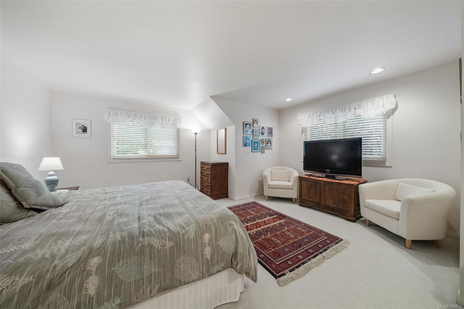 1741 Barrie Rd, Saanich, BC