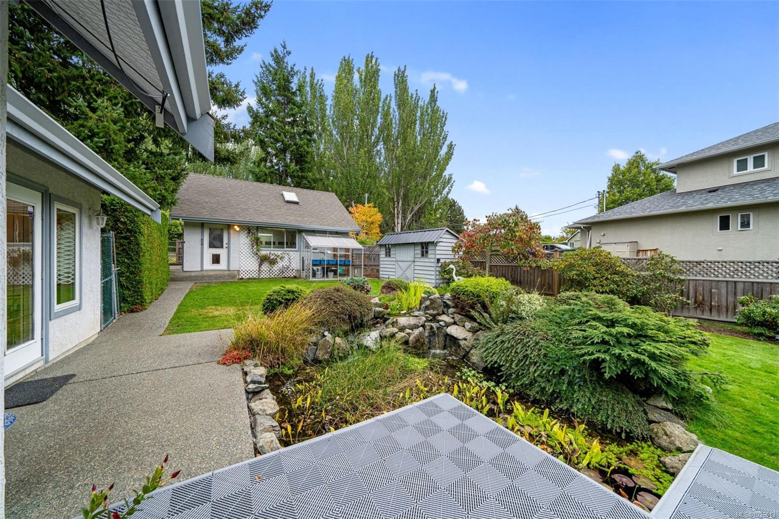 1741 Barrie Rd, Saanich, BC