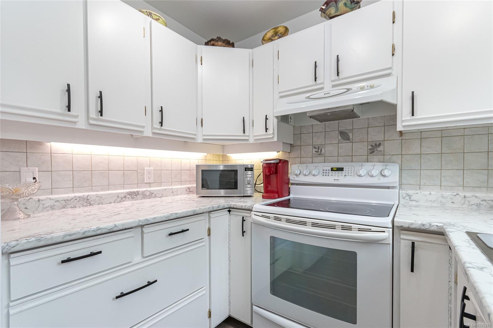 2-10025 Fifth St, Sidney, BC