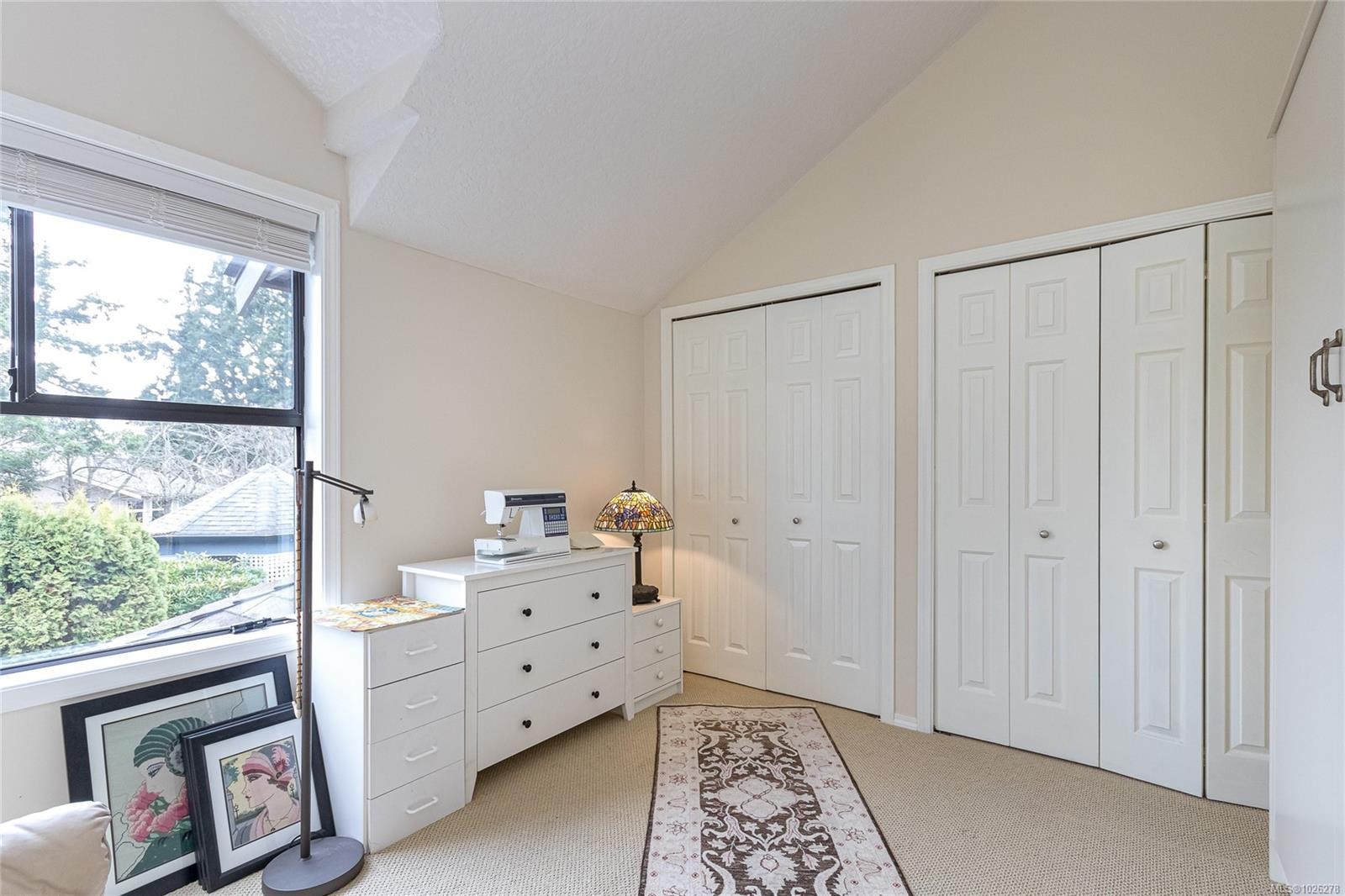 2-10025 Fifth St, Sidney, BC