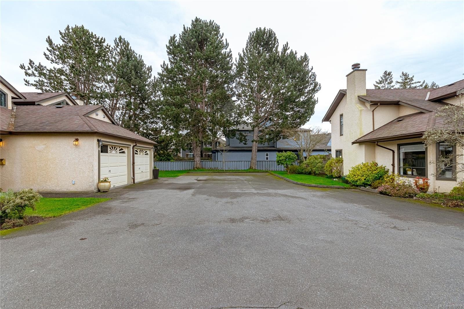 2-10025 Fifth St, Sidney, BC