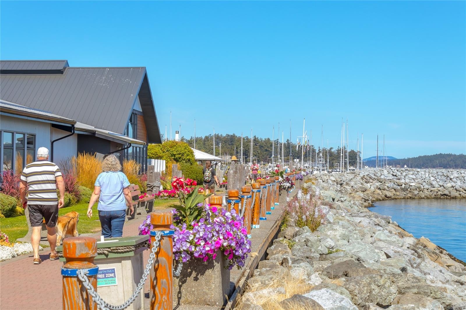 2-10025 Fifth St, Sidney, BC