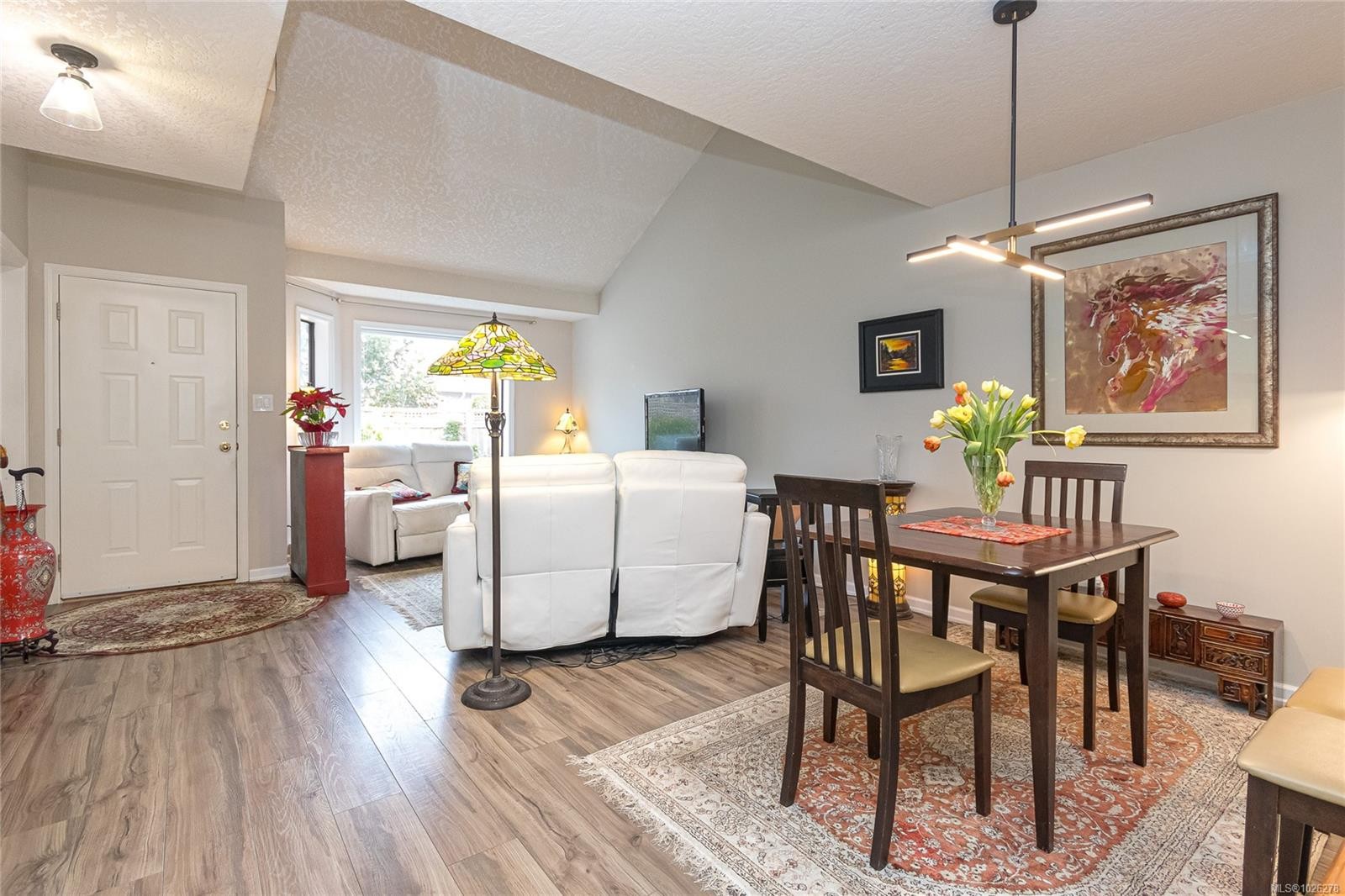 2-10025 Fifth St, Sidney, BC