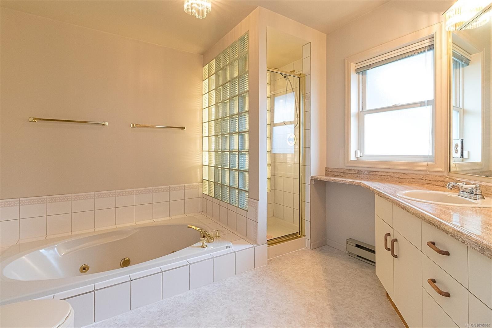 4569 Boulderwood Dr, Saanich, BC