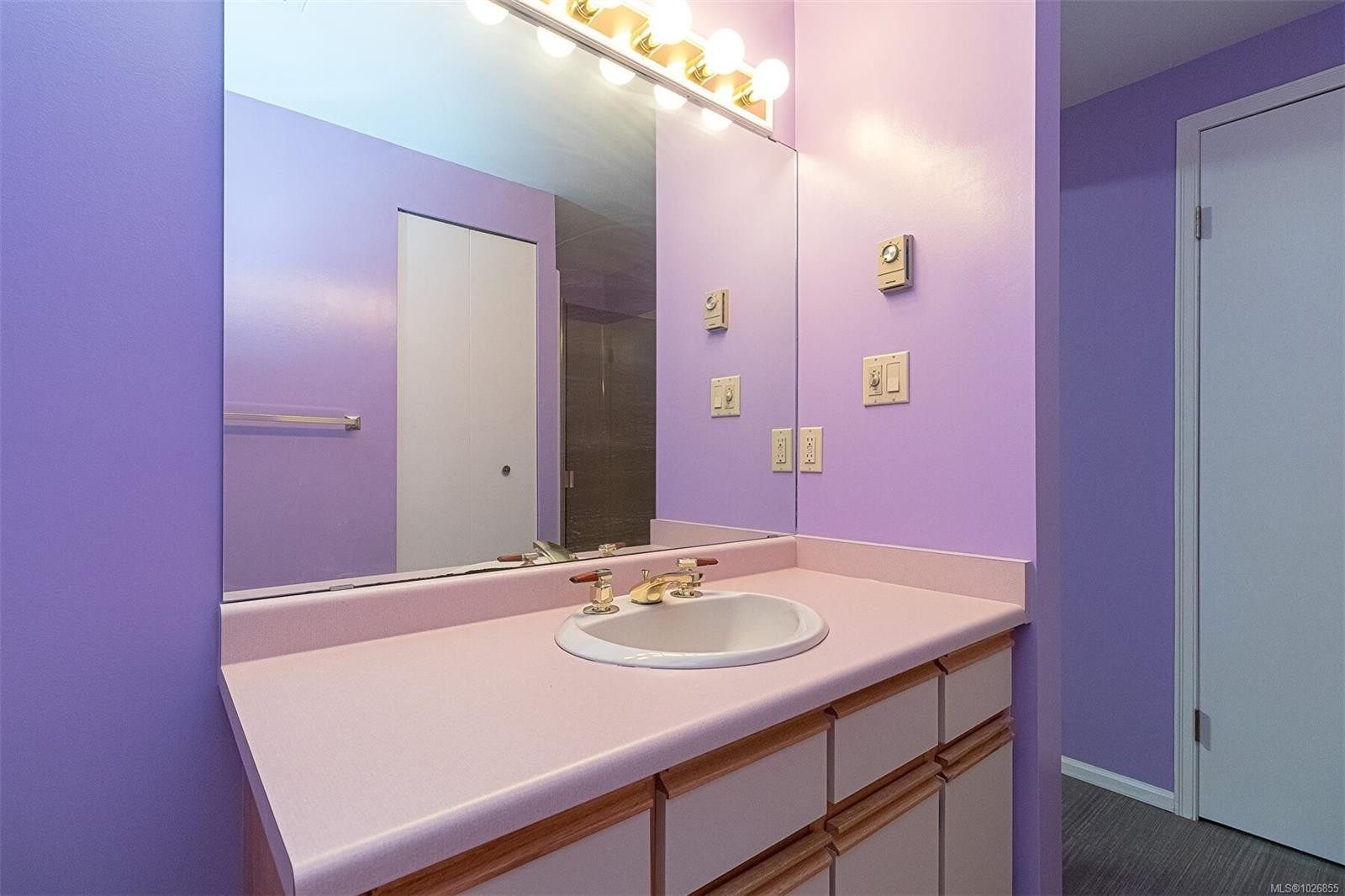 4569 Boulderwood Dr, Saanich, BC