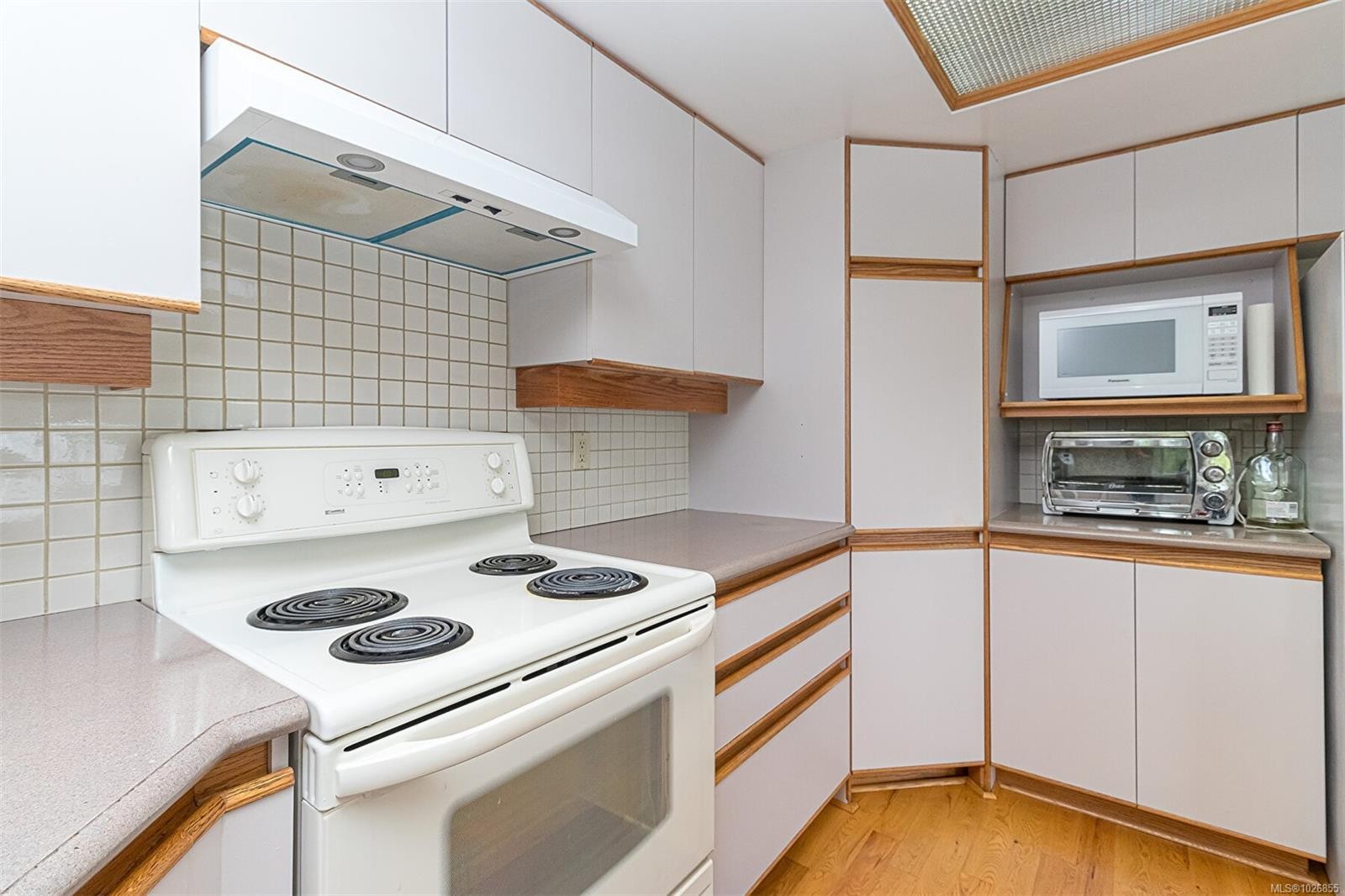 4569 Boulderwood Dr, Saanich, BC