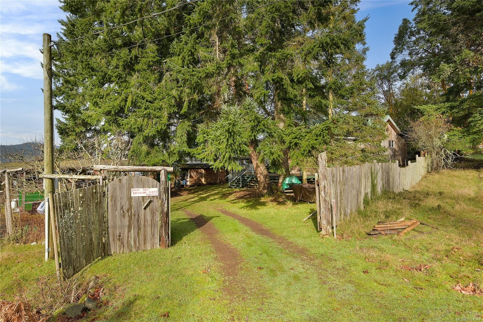 421 Sunset Pl, Mayne Island, BC