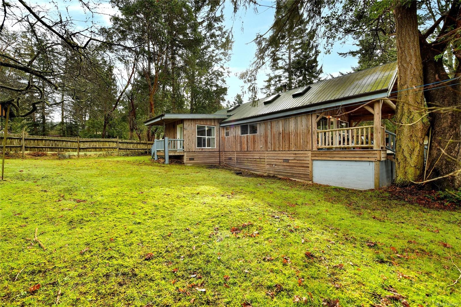 421 Sunset Pl, Mayne Island, BC