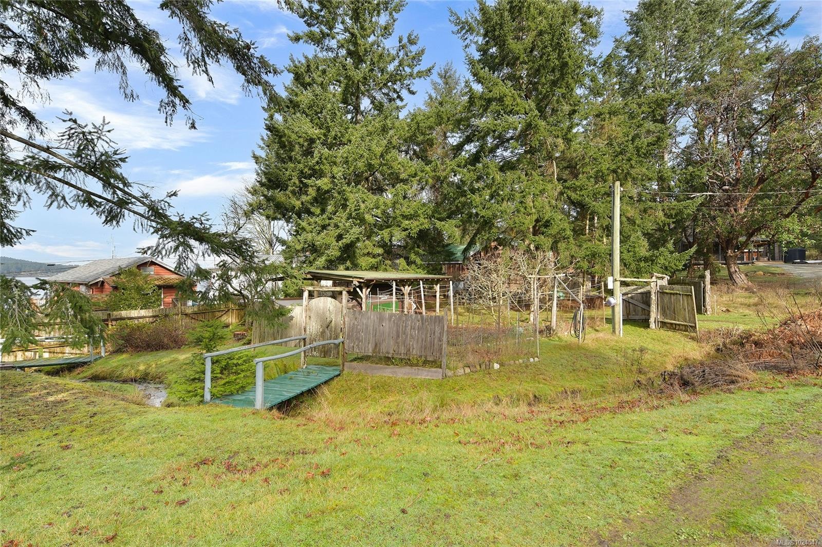 421 Sunset Pl, Mayne Island, BC