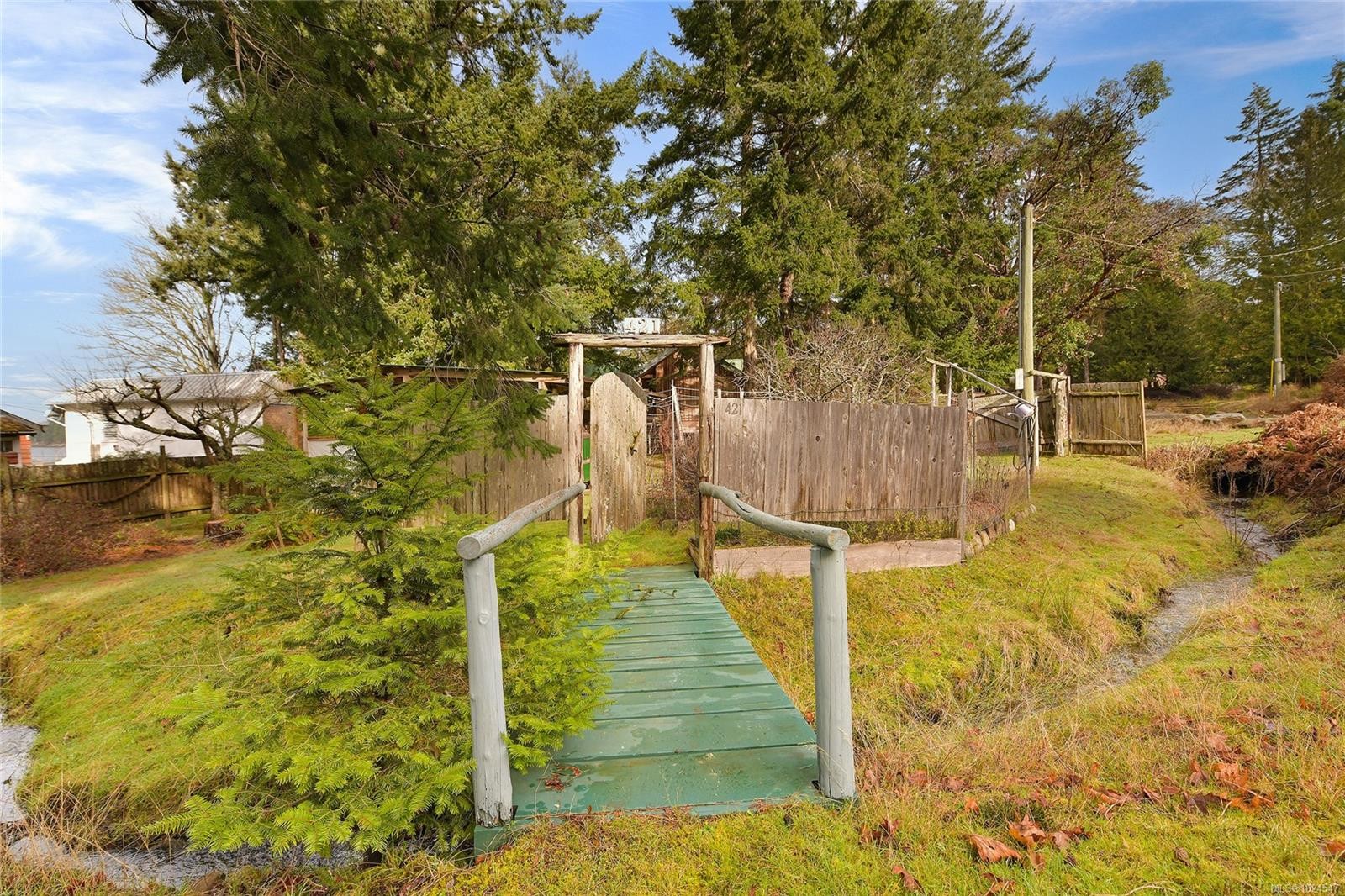 421 Sunset Pl, Mayne Island, BC