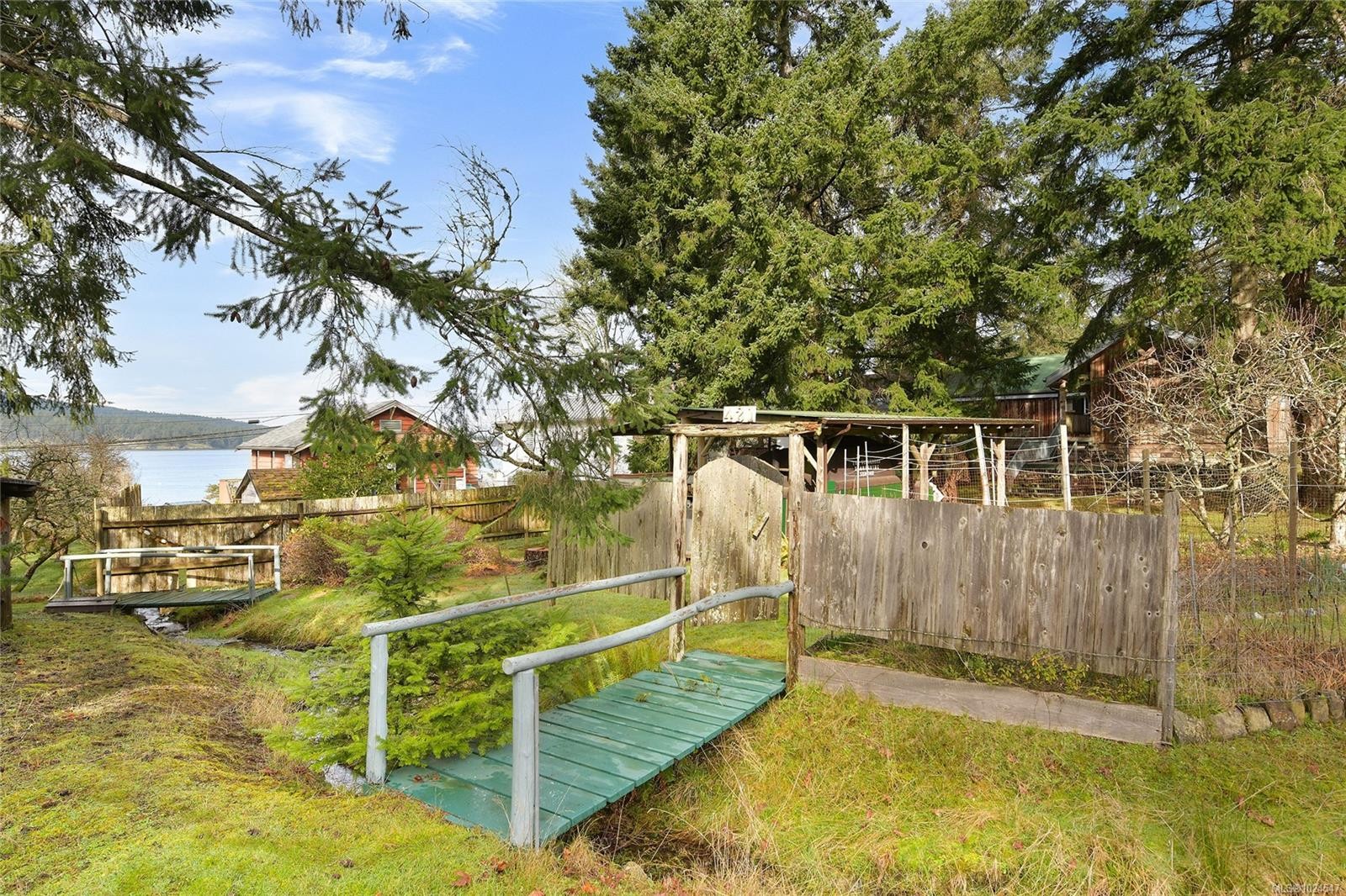 421 Sunset Pl, Mayne Island, BC