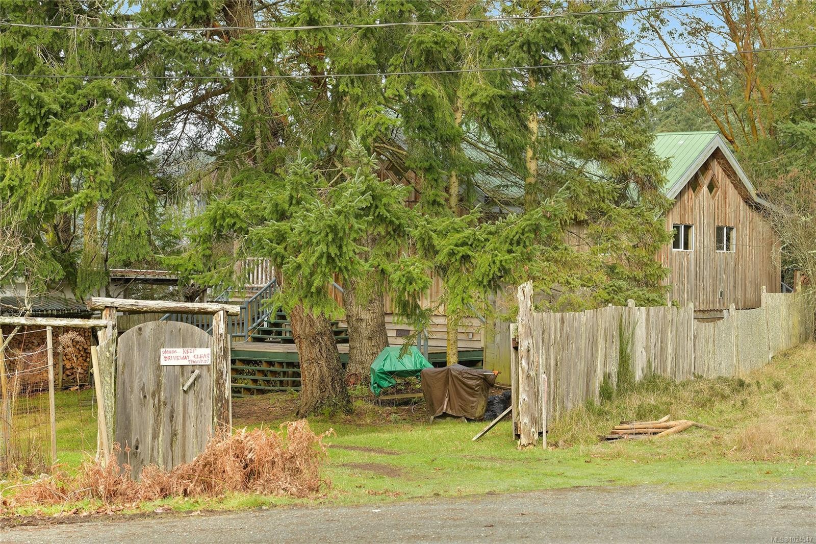 421 Sunset Pl, Mayne Island, BC