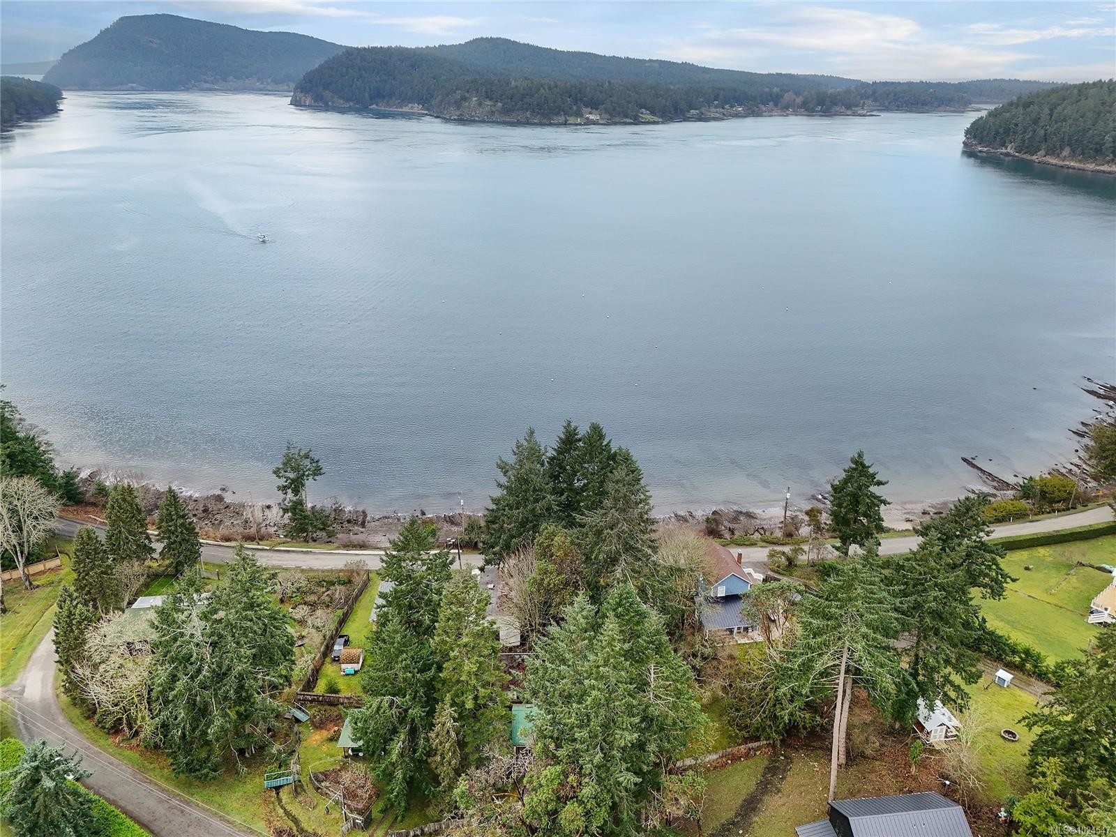 421 Sunset Pl, Mayne Island, BC