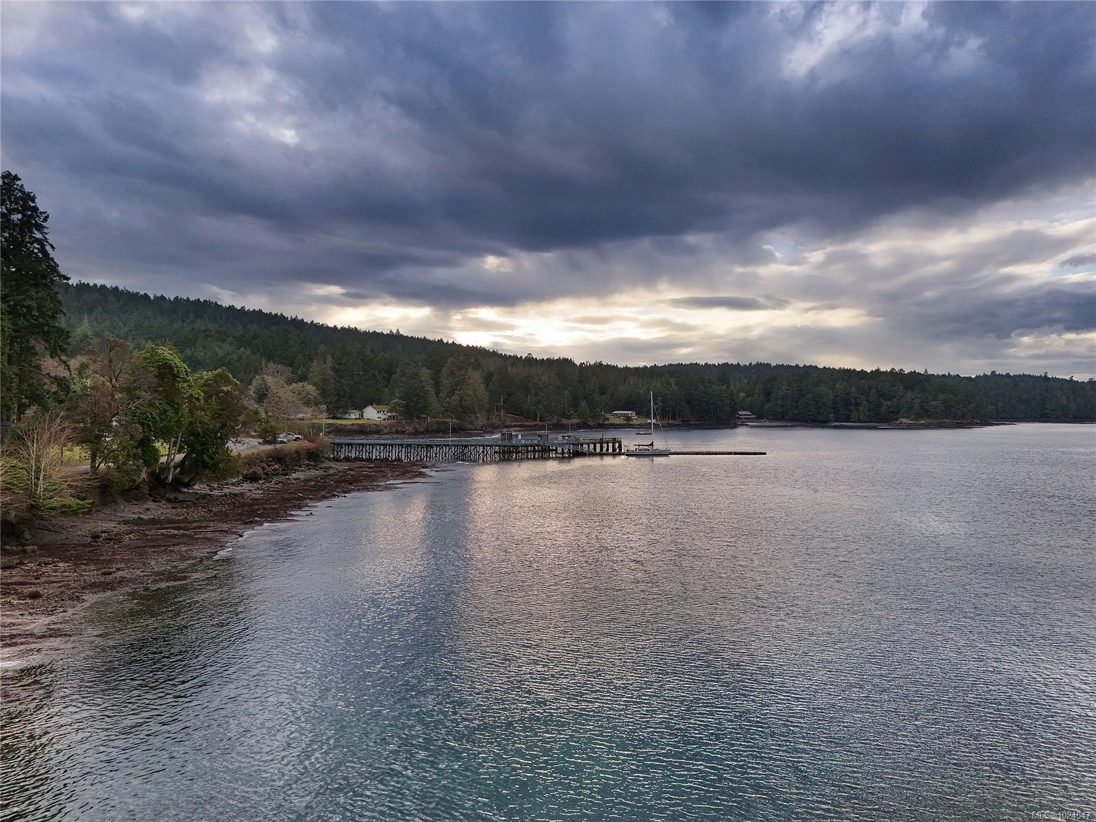 421 Sunset Pl, Mayne Island, BC