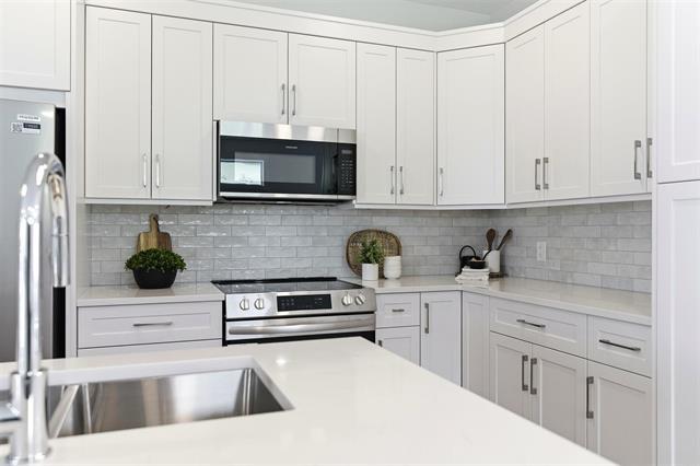 17 Parkrose Pl, St Adolphe, MB