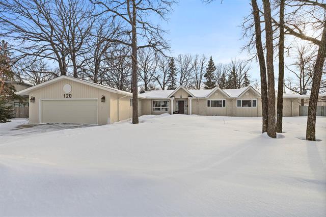 120 Mountbatten Ave, Winnipeg, MB