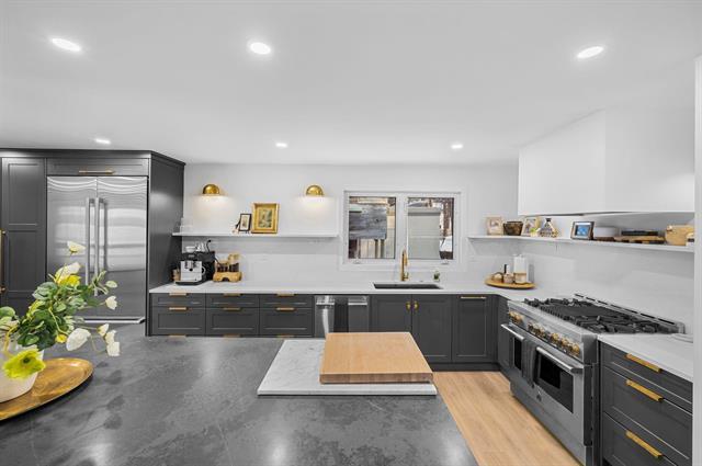 120 Mountbatten Ave, Winnipeg, MB