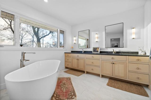 120 Mountbatten Ave, Winnipeg, MB