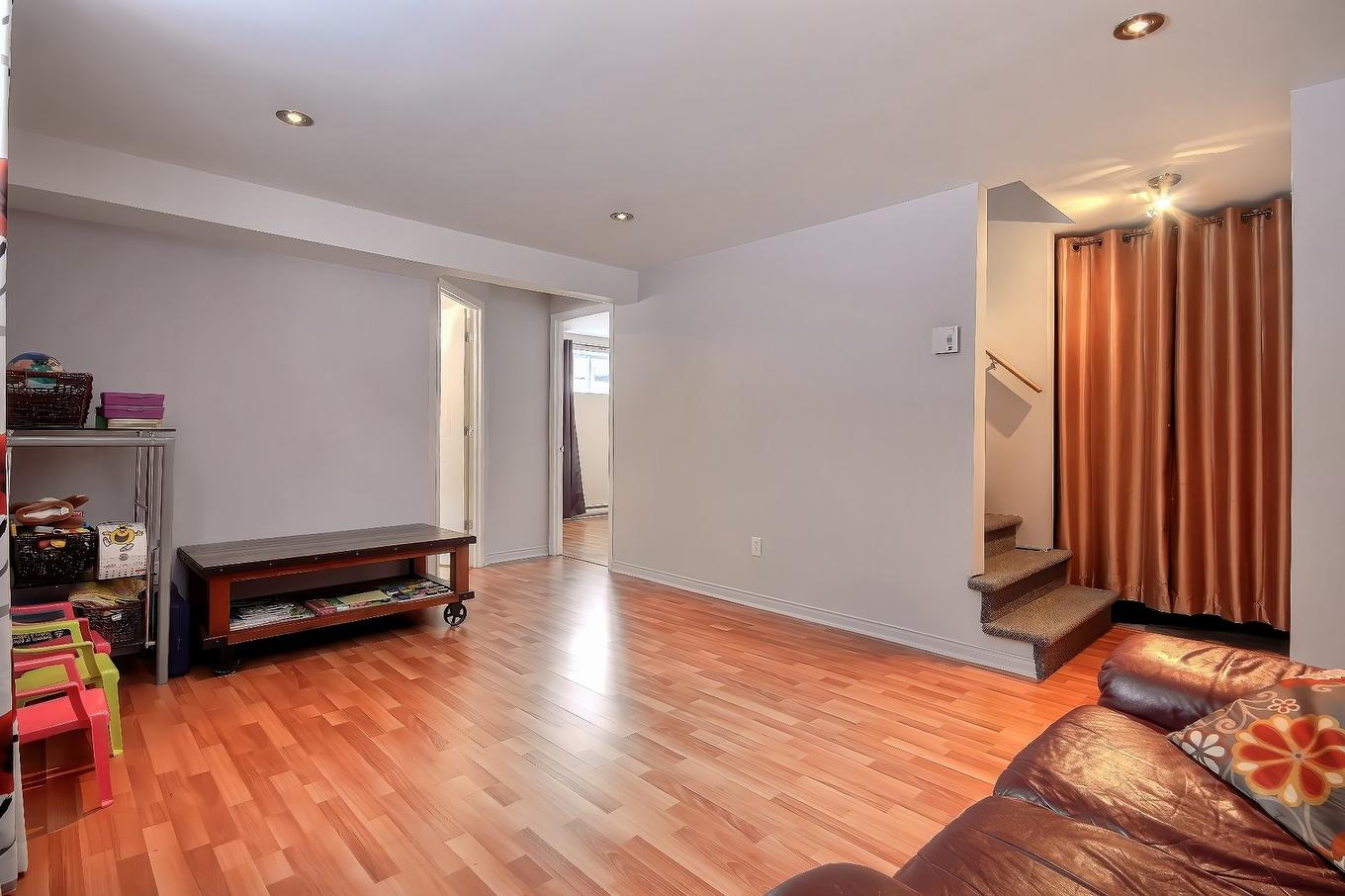 Sous-sol - 20 Rue Joseph-Bepka, Blainville, QC - Indoor Photo Showing Other Room