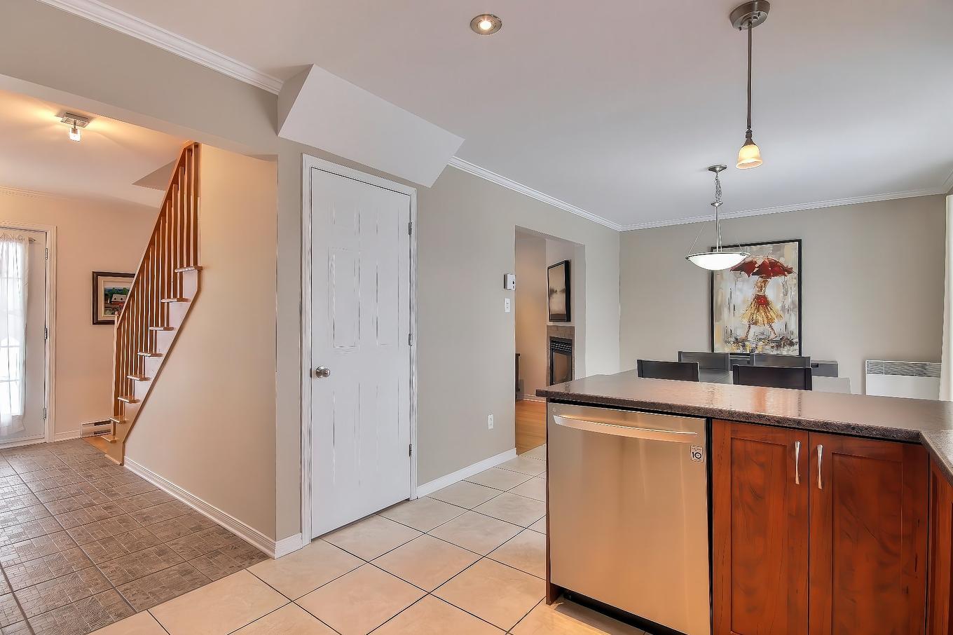 Cuisine - 20 Rue Joseph-Bepka, Blainville, QC - Indoor Photo Showing Kitchen