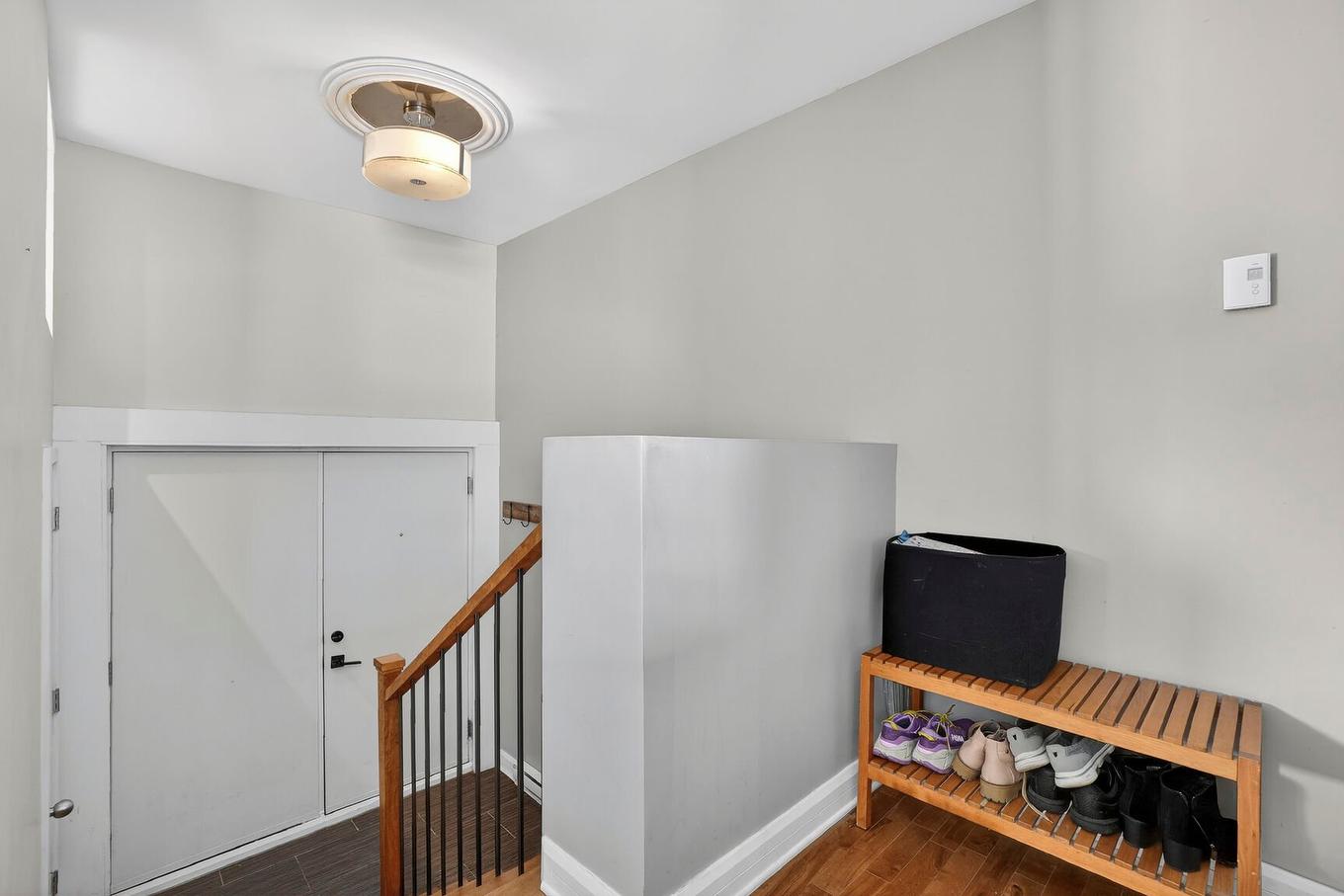 Entrée extérieure - 40 Av. Napoléon, Mascouche, QC - Indoor Photo Showing Other Room