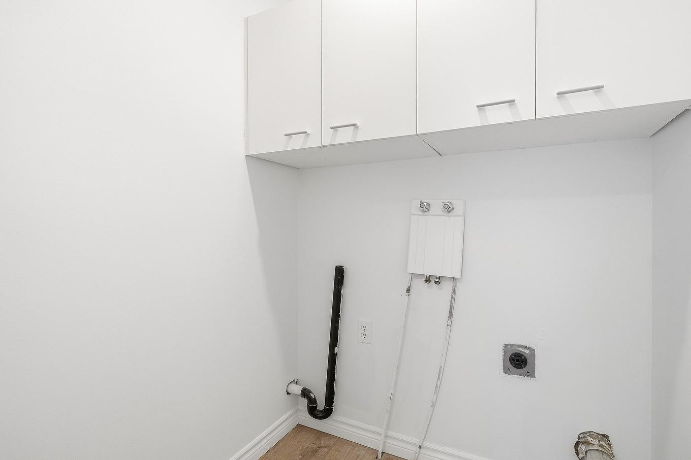 Laundry room - 5-1381 Rue Zotique-Giard, Chambly, QC - Indoor Photo Showing Other Room