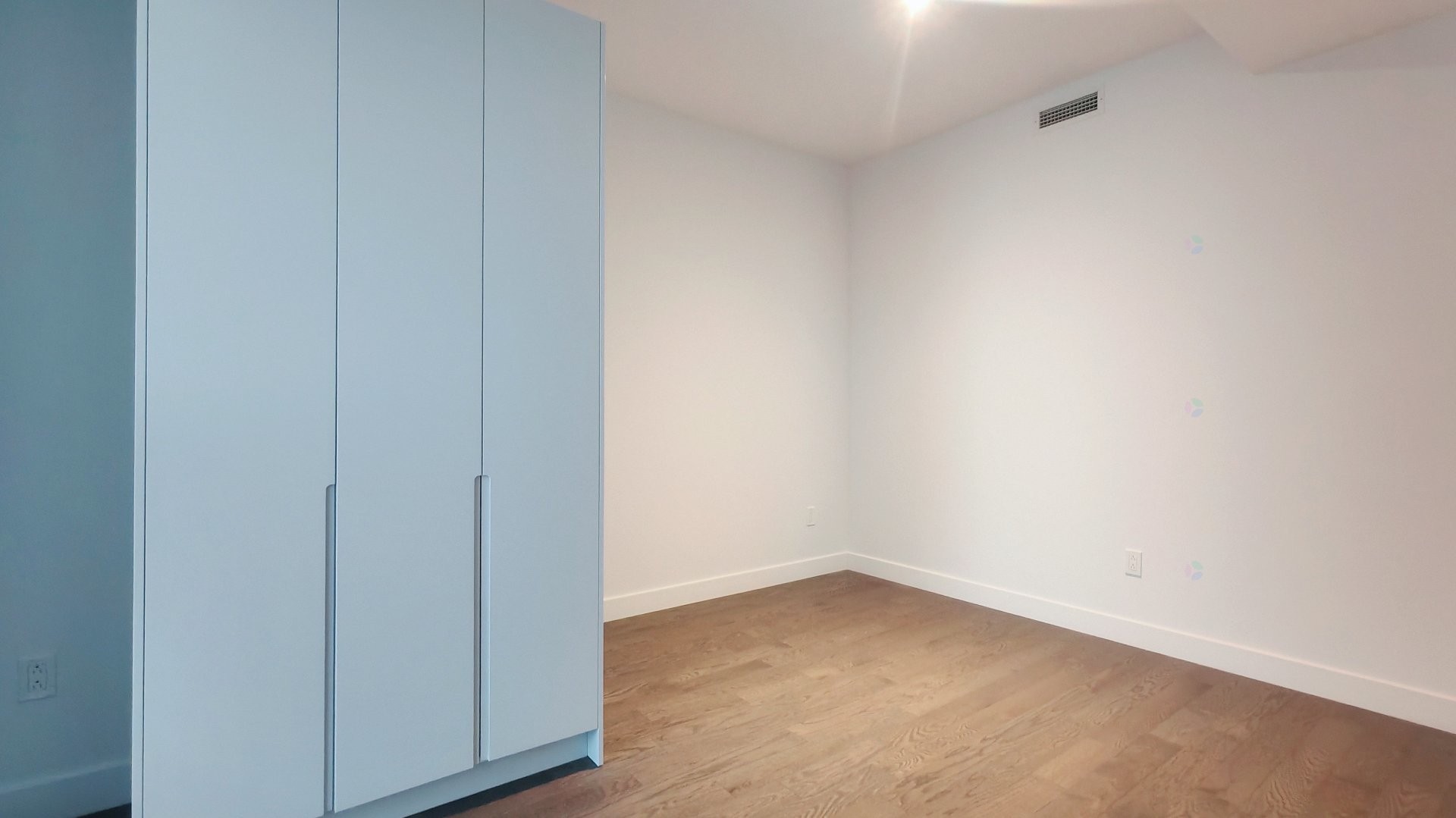 Bedroom - 4701-1205 Place Phillips, Montréal (Ville-Marie), QC - Indoor Photo Showing Other Room