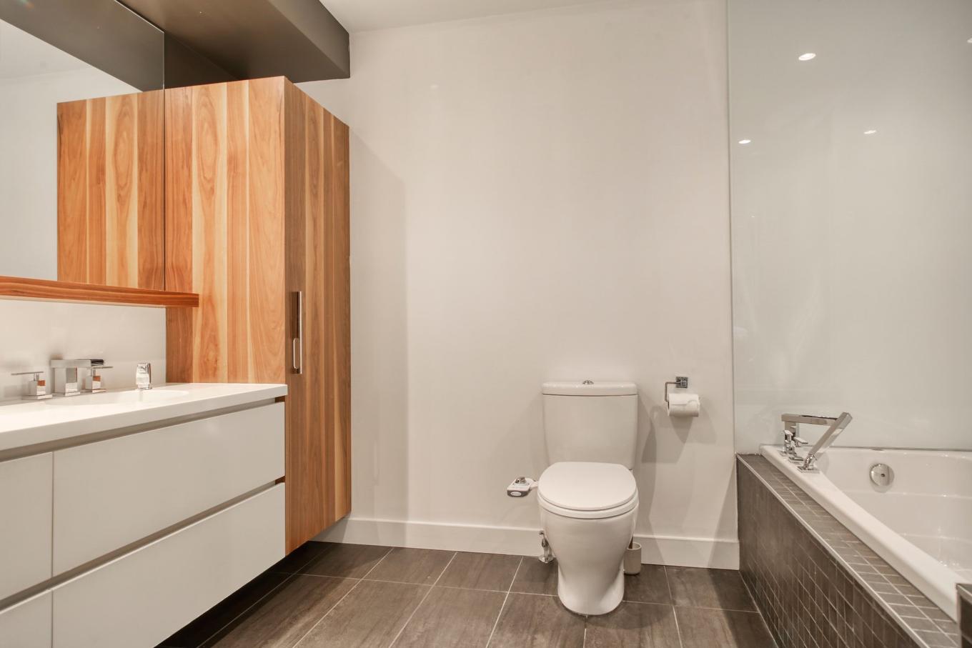 Salle de bains - 168 Rue De La Rotonde, Montréal (Verdun/Île-Des-Soeurs), QC