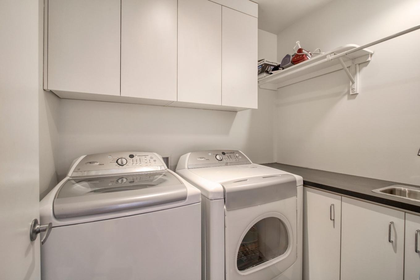 Salle de lavage - 168 Rue De La Rotonde, Montréal (Verdun/Île-Des-Soeurs), QC