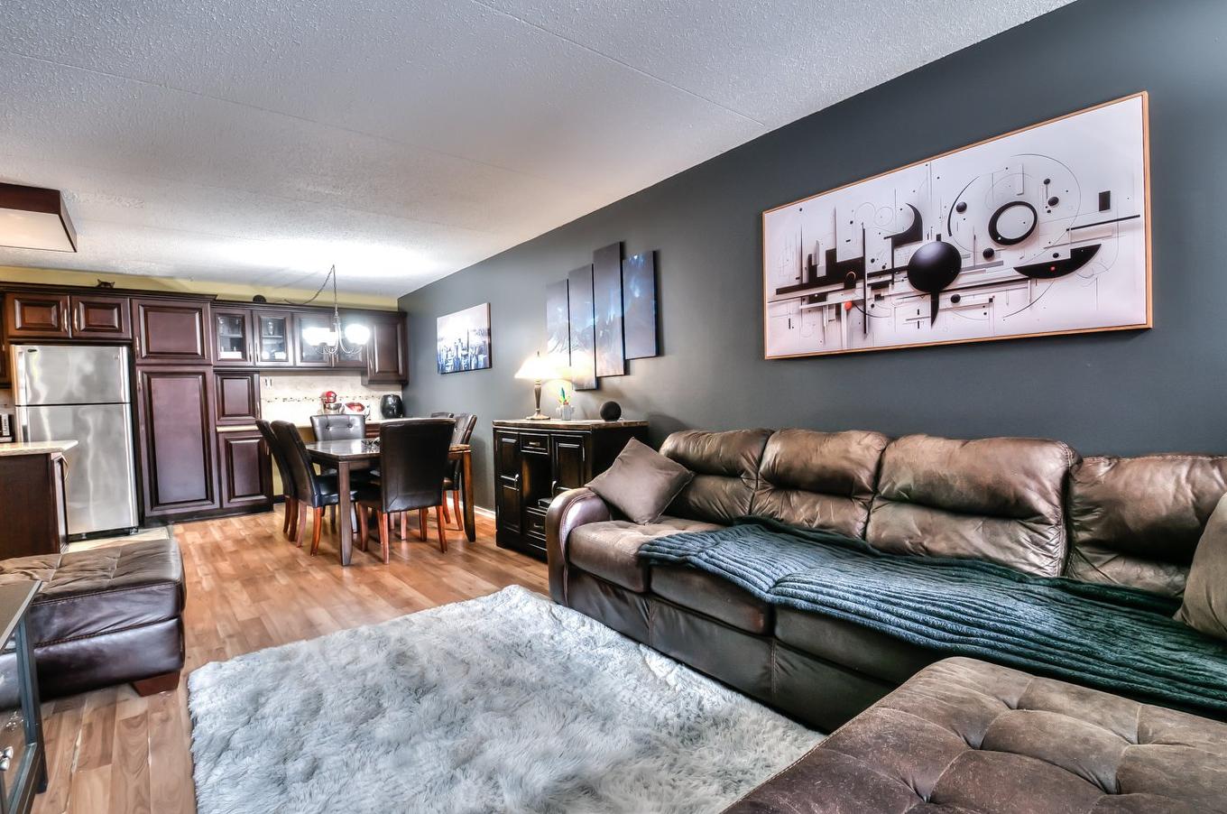 Overall view - 215-73 Boul. Des Hauts-Bois, Sainte-Julie, QC - Indoor Photo Showing Living Room