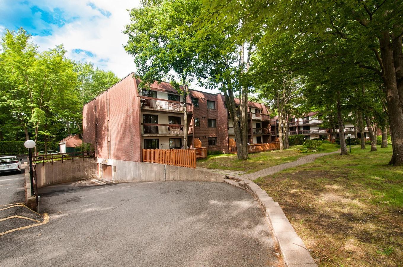 Exterior - 215-73 Boul. Des Hauts-Bois, Sainte-Julie, QC - Outdoor