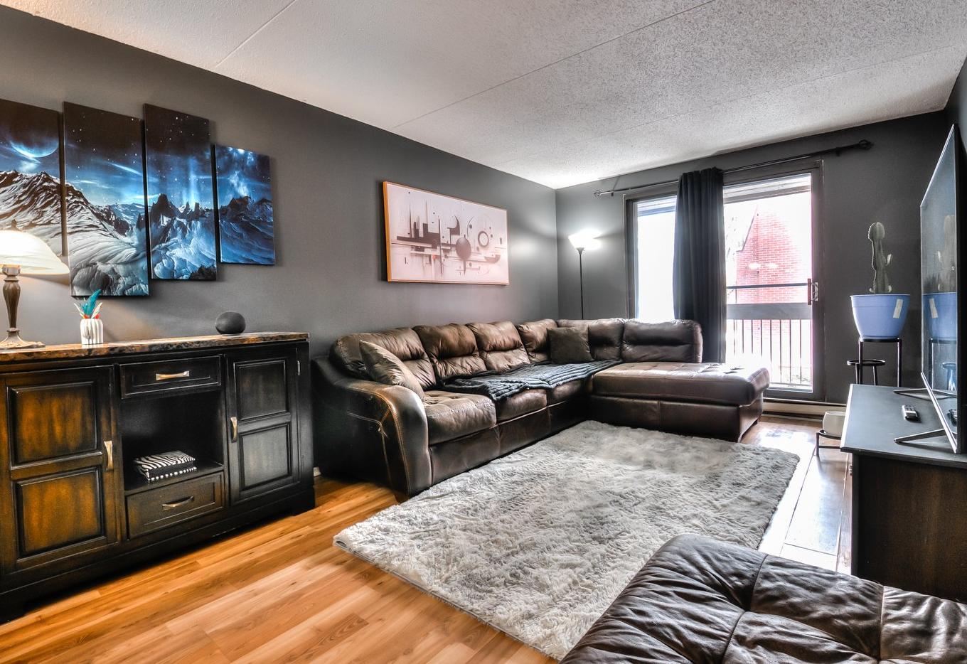 Living room - 215-73 Boul. Des Hauts-Bois, Sainte-Julie, QC - Indoor Photo Showing Living Room