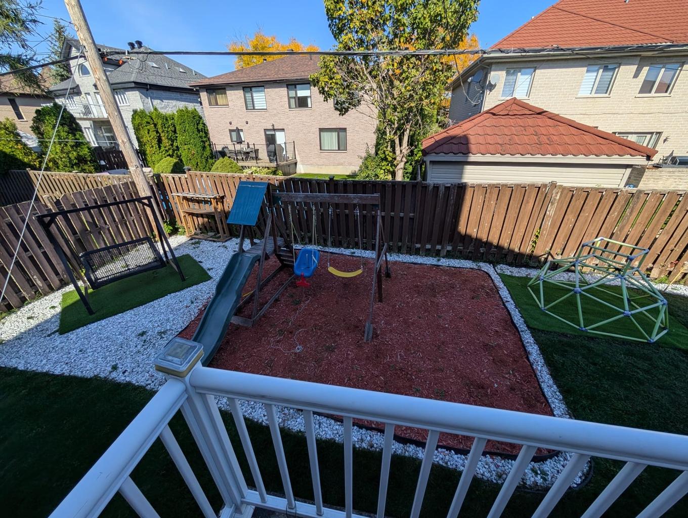 Backyard - 349 Rue Roger-Pilon, Dollard-Des-Ormeaux, QC - Outdoor