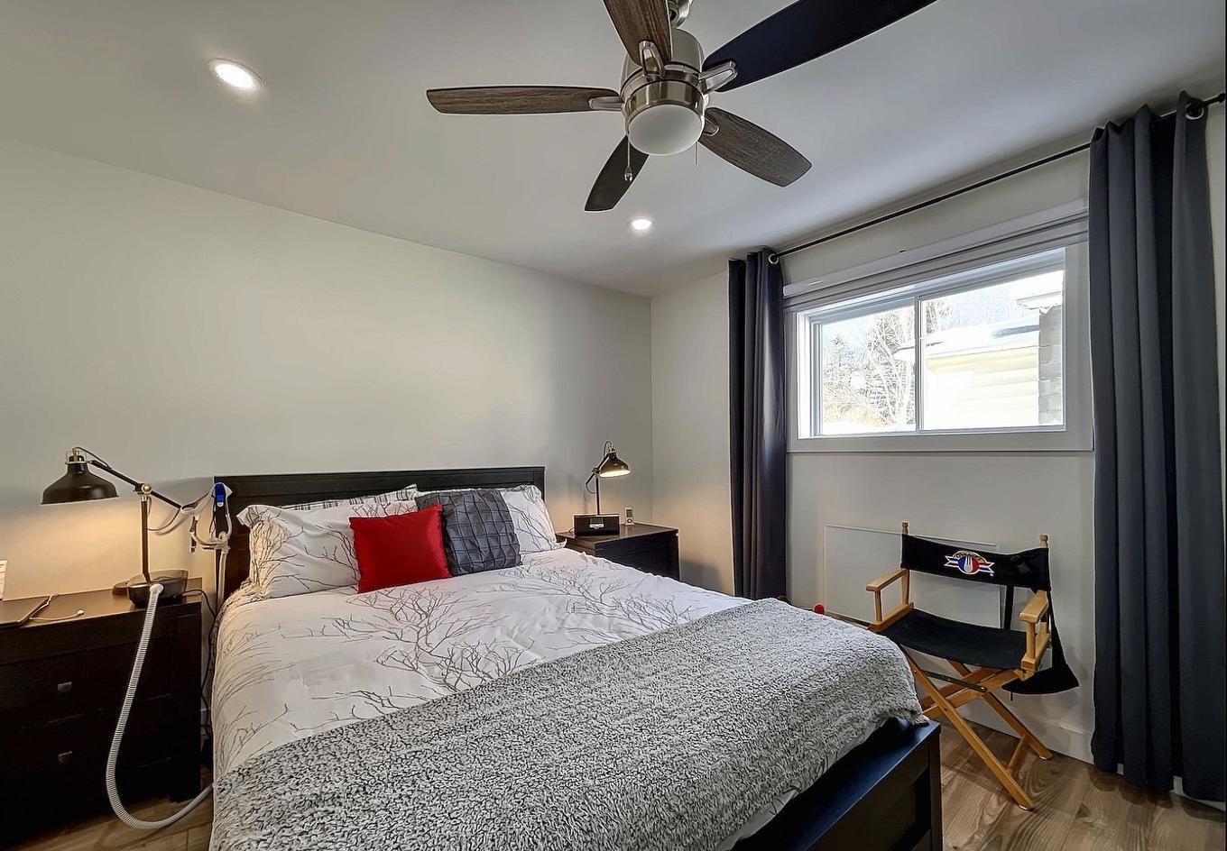 Bedroom - 1533 1Re Avenue Du Lac-Lemenn, Sainte-Julienne, QC - Indoor Photo Showing Bedroom