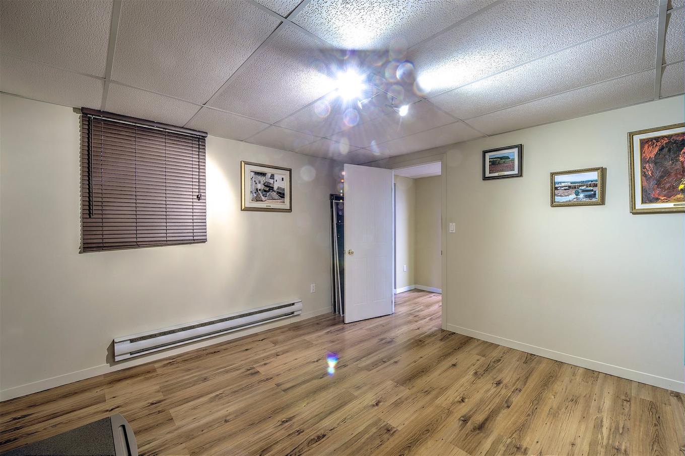 Bureau - 27 Rue De L'Érablière O., Saint-Hippolyte, QC - Indoor Photo Showing Other Room